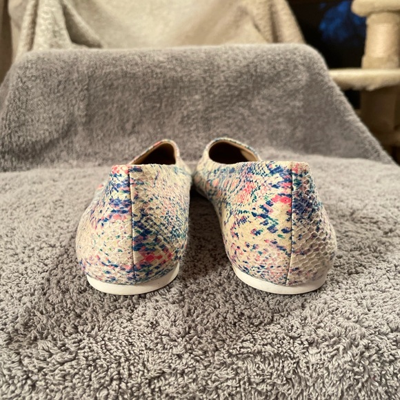 Flats - Picture 4 of 6